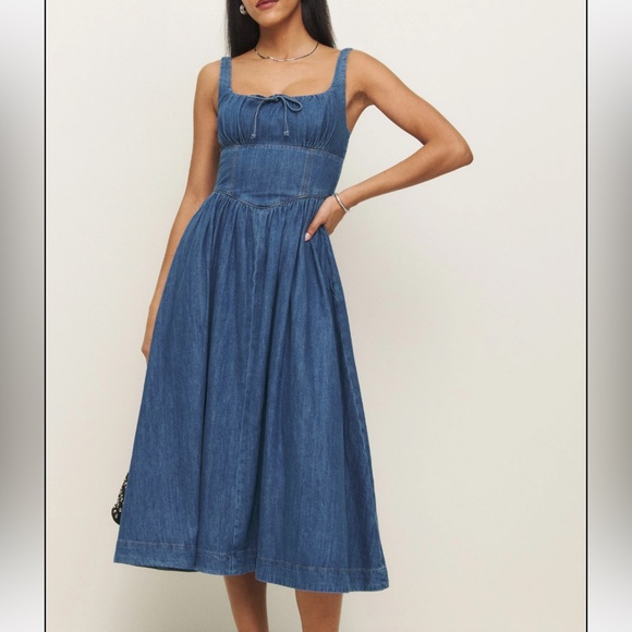 Reformation Dresses & Skirts - Reformation Balia Denim Midi Dress Blue - Size 6